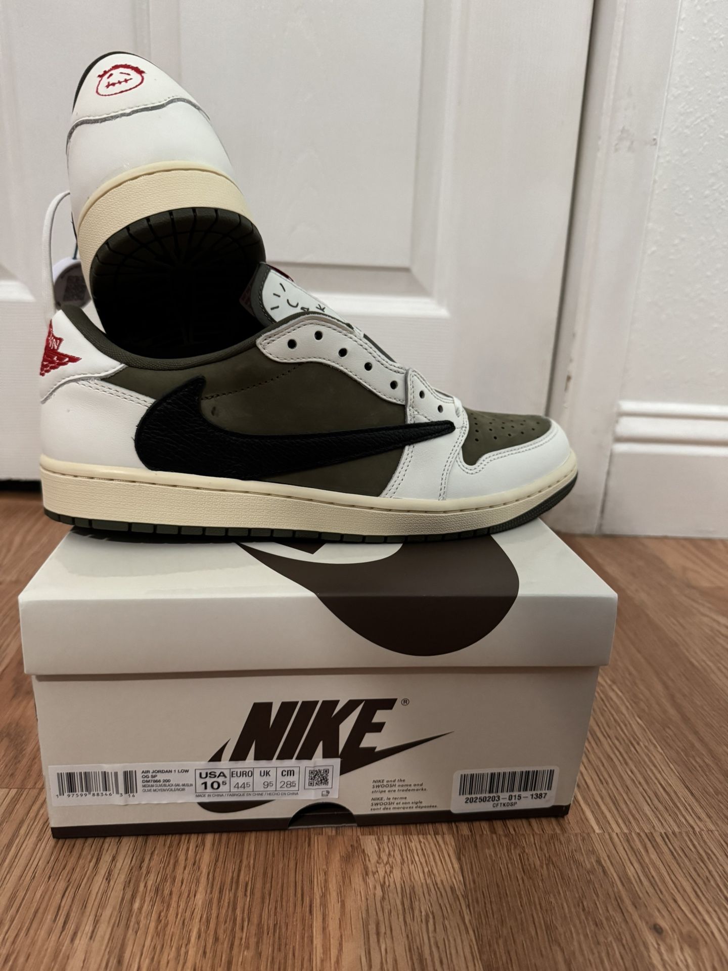 Travis Scott Medium Olive Jordan 1 Size 10.5m