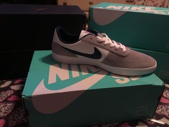 Nike SB team classic
