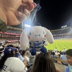 Dodger Hello Kitty 