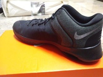 ancla gatear obispo New Nike Air Versitile Ii Nbk Mens Basketball Shoes Size 13 for Sale in San  Jose, CA - OfferUp