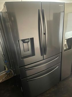 Samsung 4-Door Refrigerator Black Stainless Steel