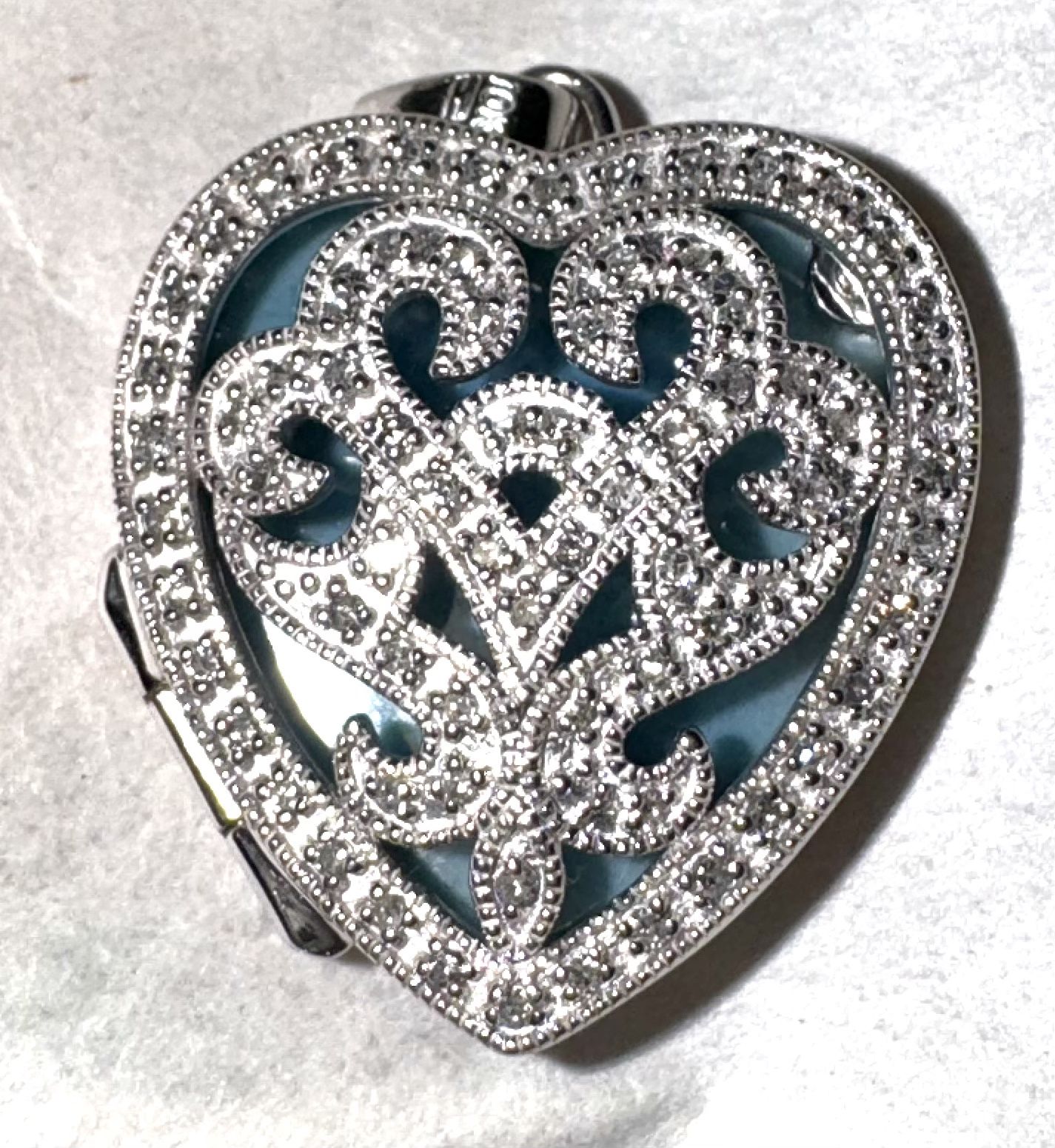BRAND NEW 14k Solid gold with diamonds locket W 14k White gold necklace
