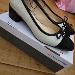New womans size 7 ivory/black (Memory Foam) heel (orig $65) Liz Claiborne 

