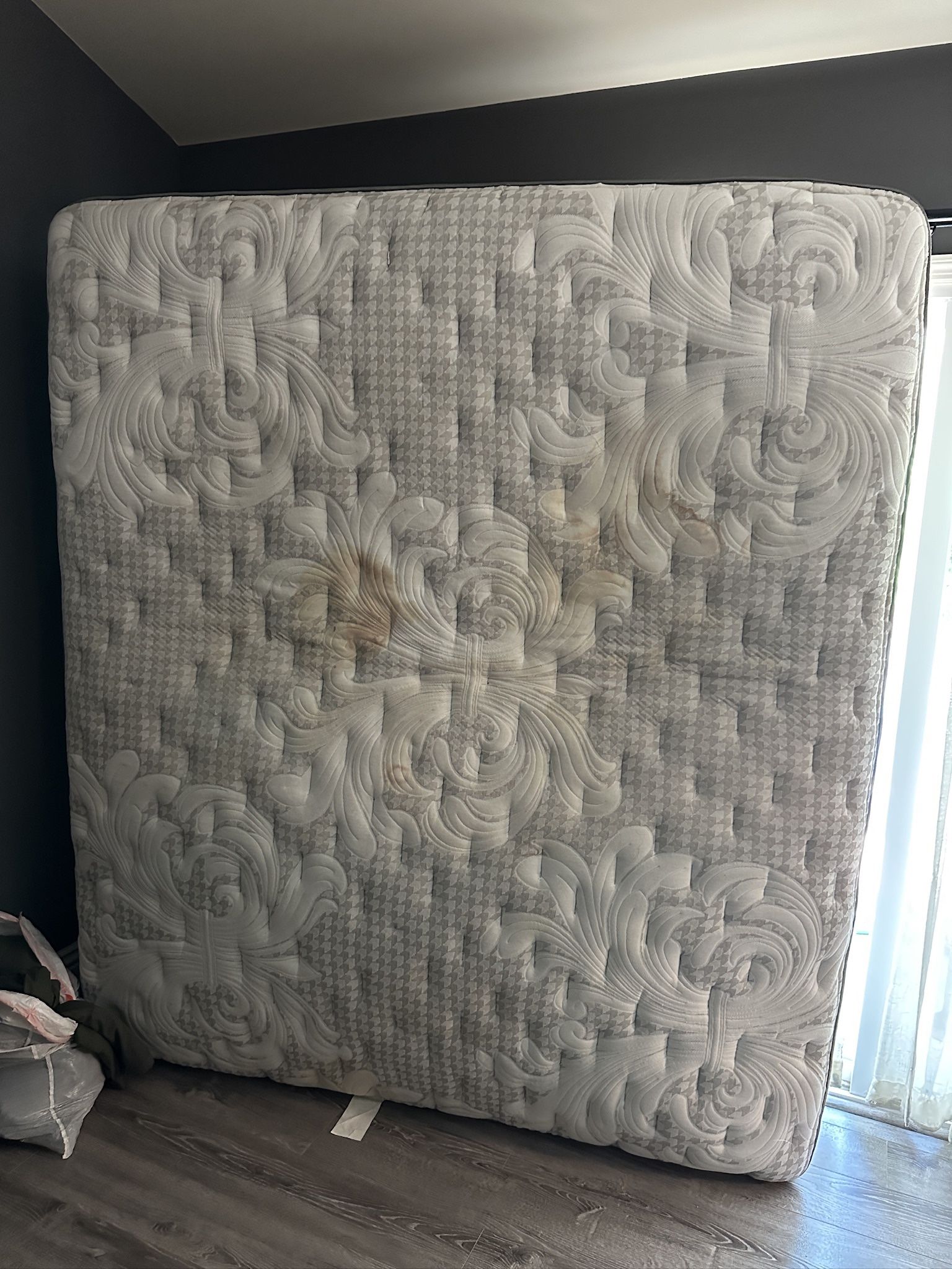 cal king mattress Simmons