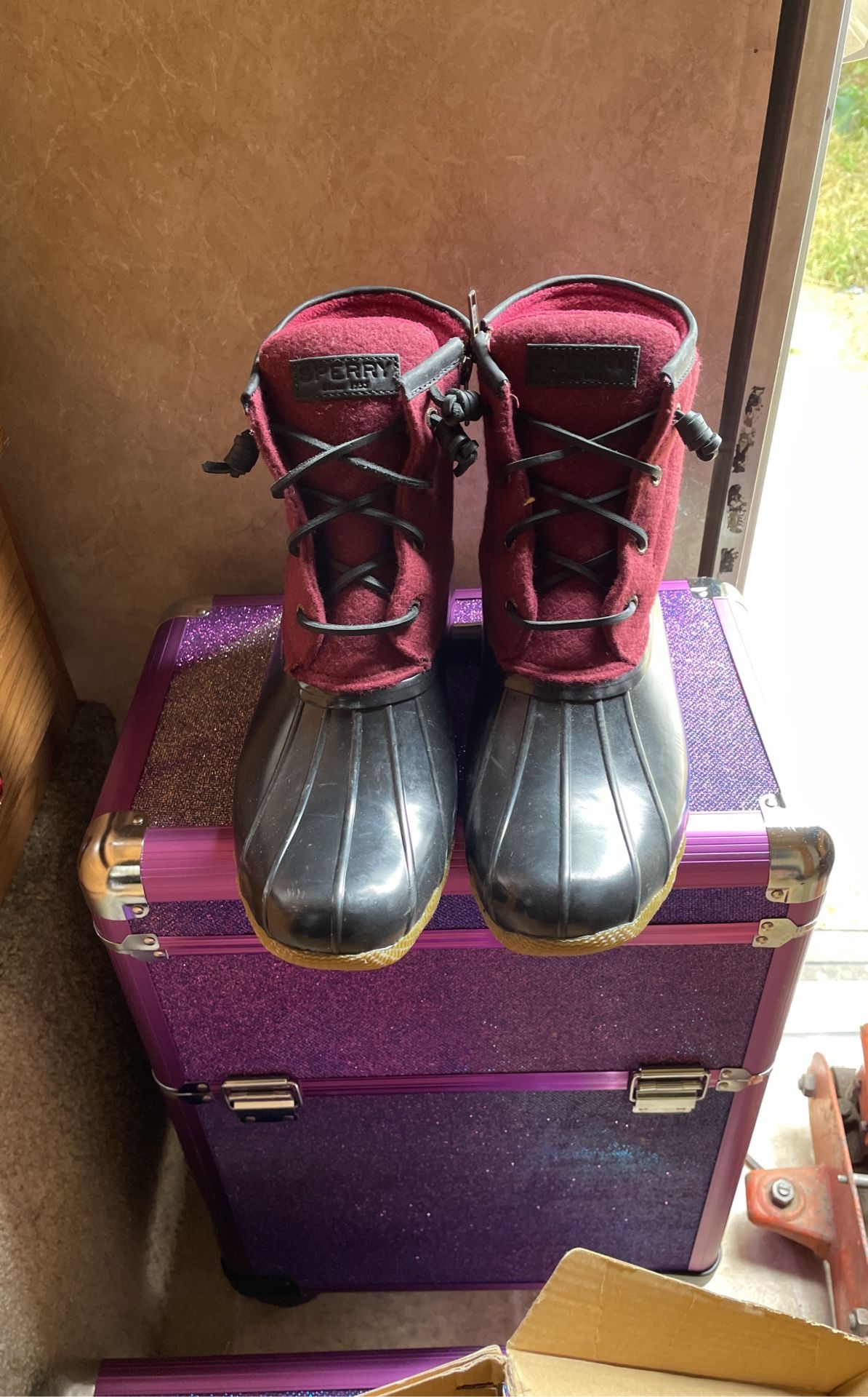 Never worn Sperry duck boots