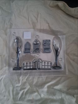 Halloween Cemetery Silhouette Figurine Set - Black