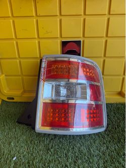 2011 Ford Flex Right/Passenger Side Taillight
