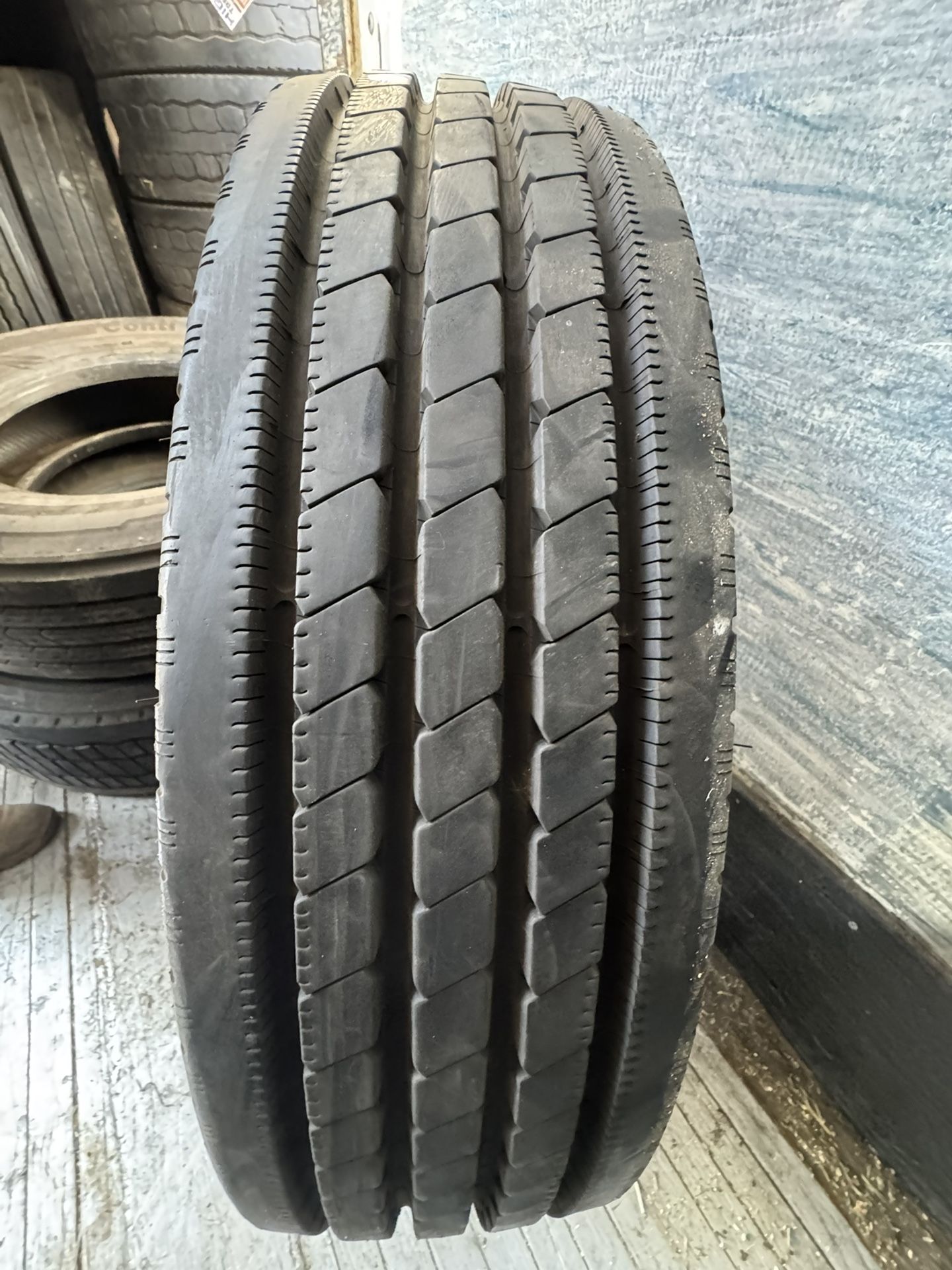 255/80R22.5 Michelin XRV 1 X $250