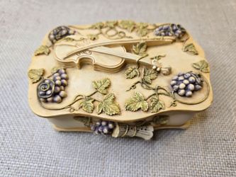 "Vintage San Francisco Music Box Co. ""Music Lovers"" Violin & Grapevine Trinket Music Box"