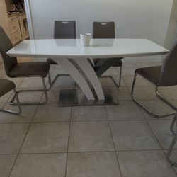 Table With 6 chairs