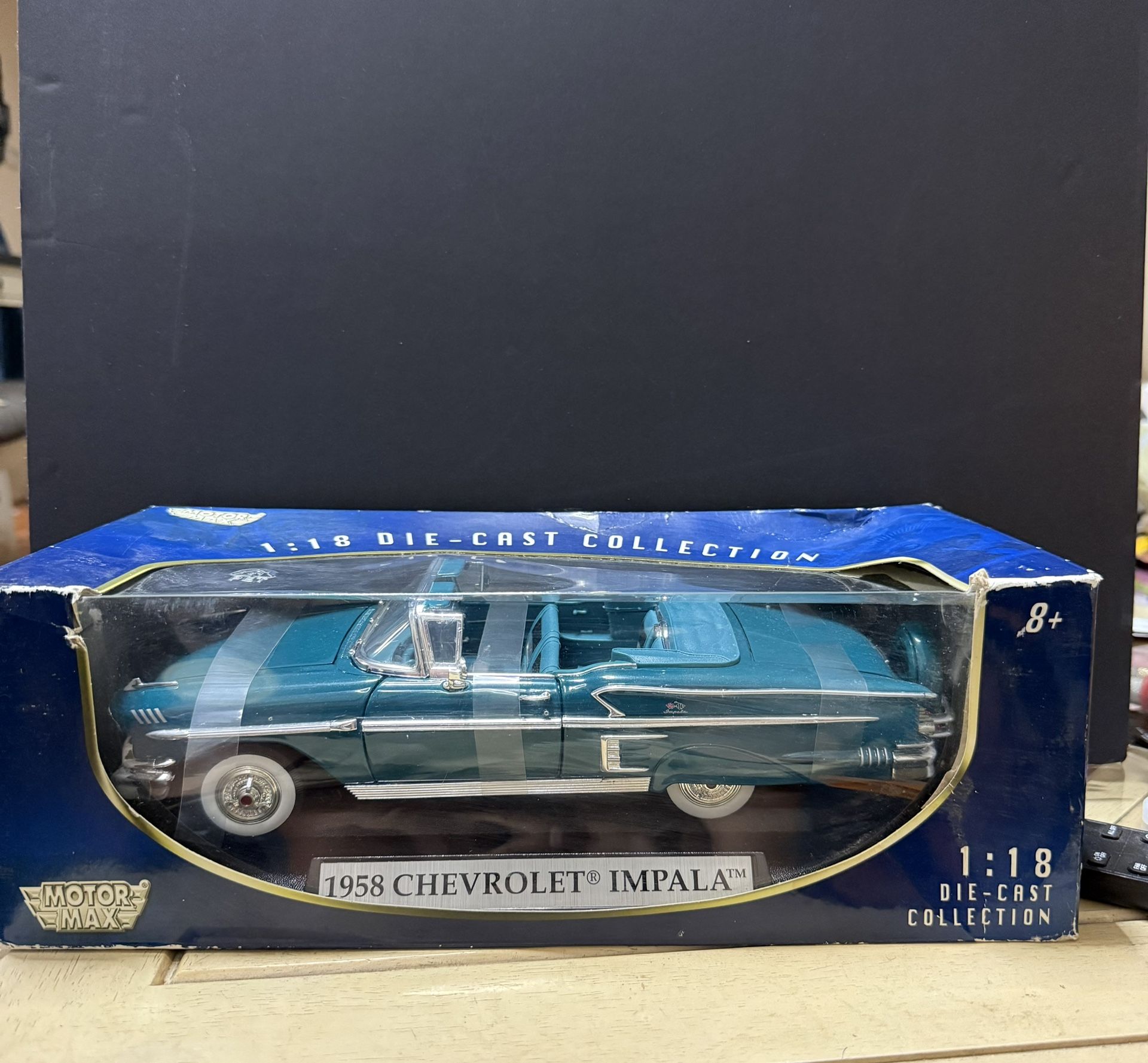Motormax 1958 Chevy Impala Blue Convertible Diecast 1:18 No. 73112 NIB
