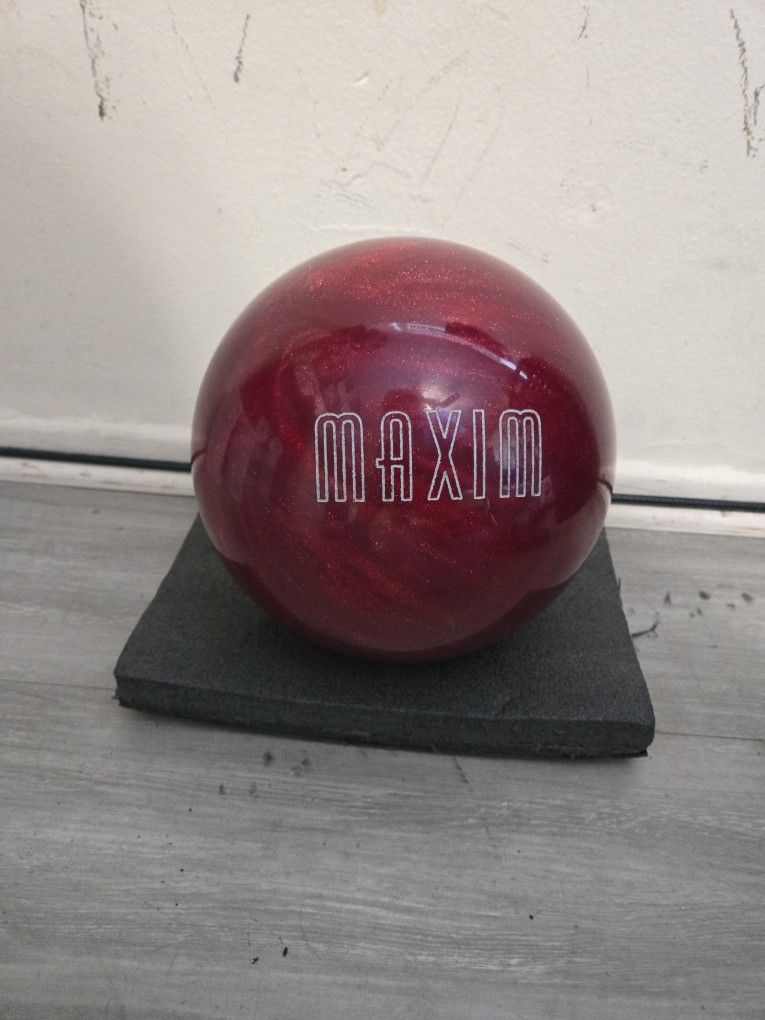 Beautiful Ebonite "Maxim" Red Sparkle 12.2 Pound Bowling Ball Read Desc.
