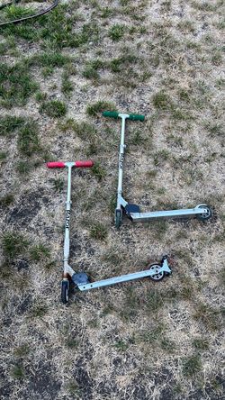Razor Kick Scooters – Lot of 2