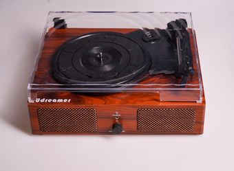 Vintage Style Udreamer Bluetooth Record Player