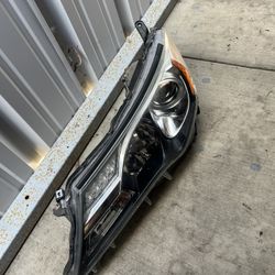 2014 Toyota RAV4 Headlight