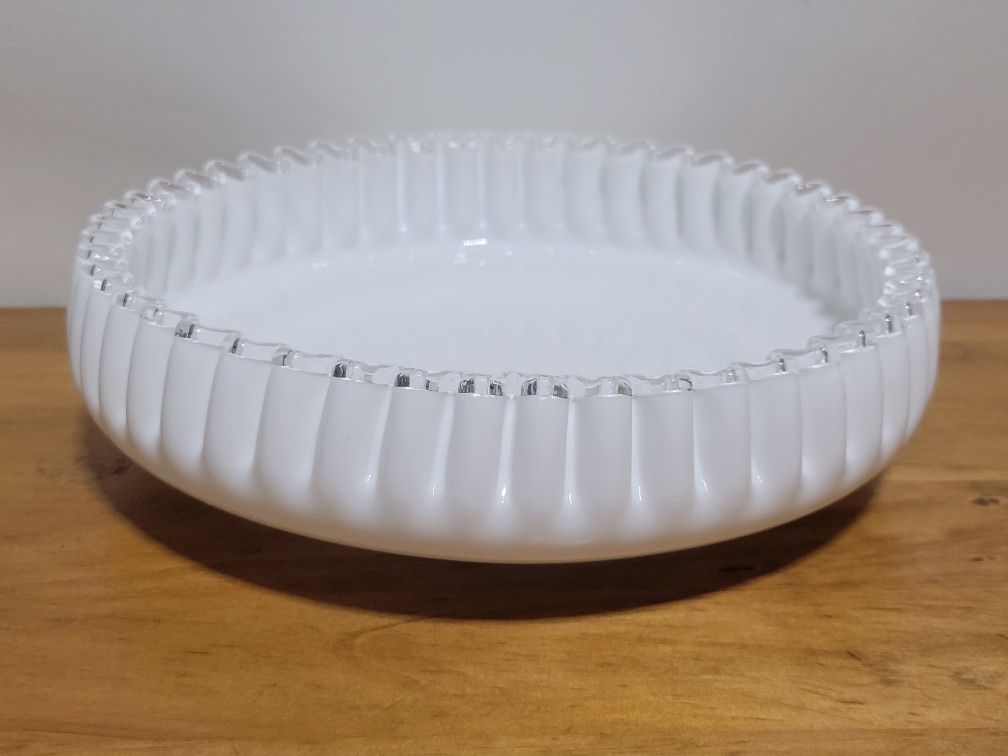 Silvercrest Ruffled Milk Glass Large Round Dish-Centerpiece- Pie shaped dish-Crimped Ribbon Rim Compote. In mint condition See pics. 

