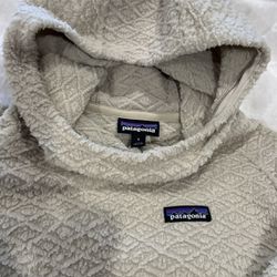 Patagonia Women’s Sweater Hoody Small