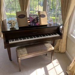 Piano Baby Grand