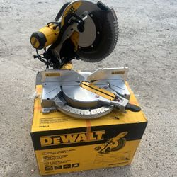 Dewalt 12in Dual Bevel Miter Saw  