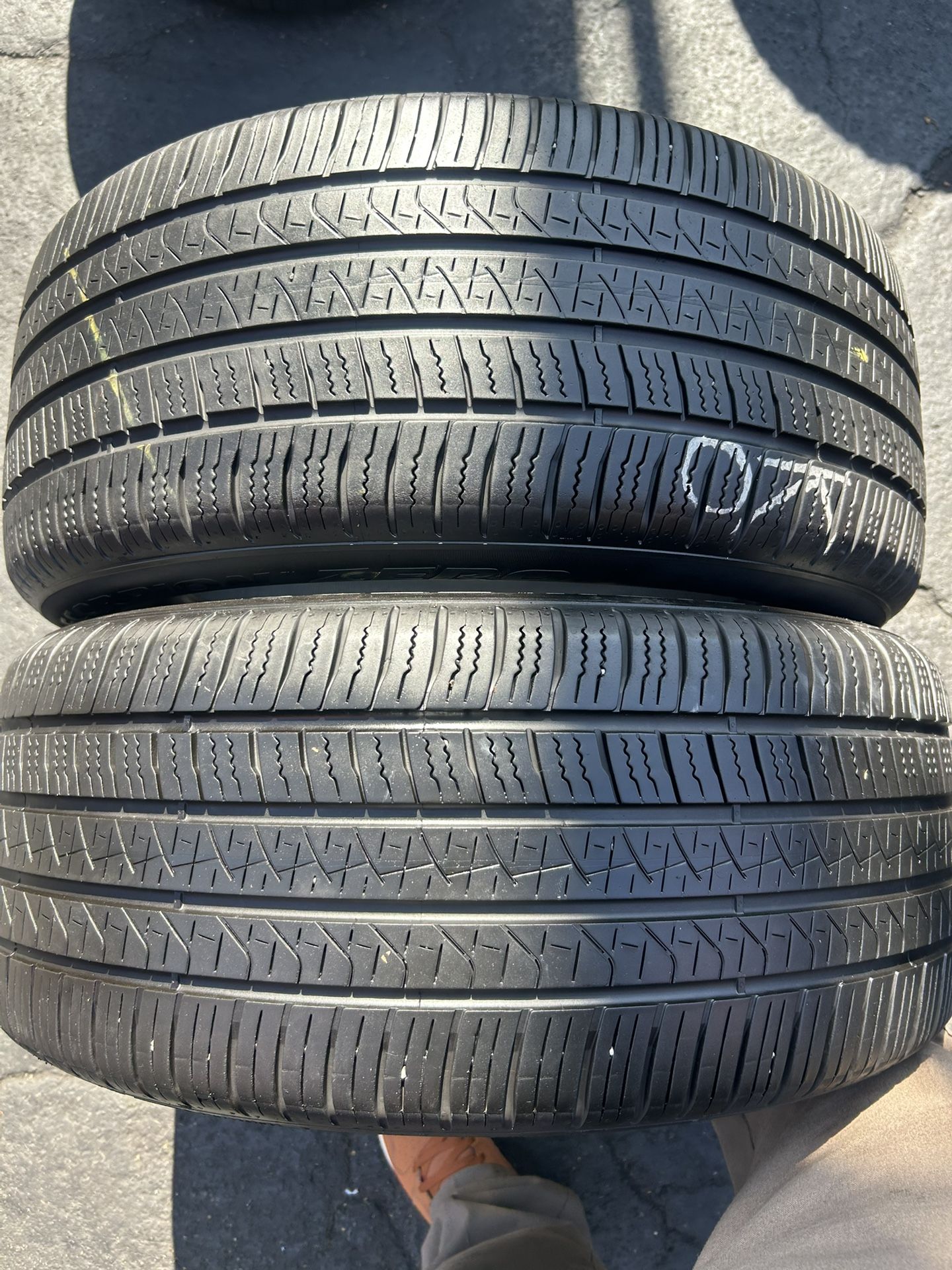 Tengo un par de llantas en muy buenas condiciones, marca Pirelli Scorpion 255 50 R19 instalación y balanceó por el mismo precio