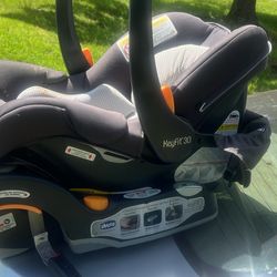 Chicco Car seat Barely Used 