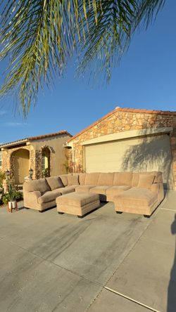 🤍Beautiful Modular Sectional Couch w Chaise and Storage Ottoman! DELIVERY AVAILABLE