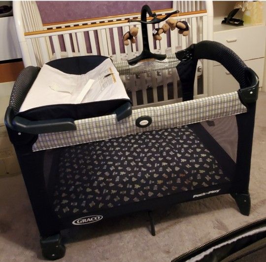 GRACO PACK AND PLAY Porta Crib / ON THE GO PLAYARD **REDUCED**