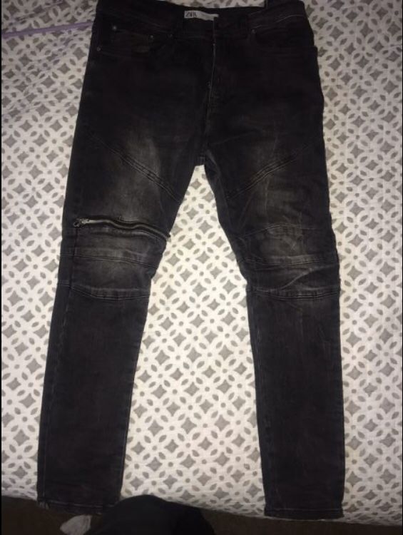 Zara Denim w Zipper Knee