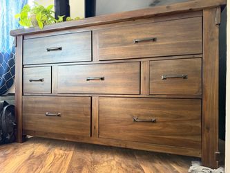 Large dresser + 2 night stands