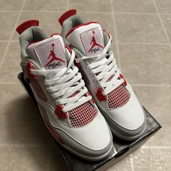 Jordan 4 SB Red Size 9.5