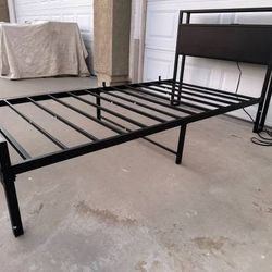 Heavy Duty Twin Size with Steel Slats Support
No Box Spring Needed
power outlet and USB on the headboard.
Color:Black
