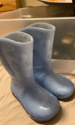 Rain boots size 5c