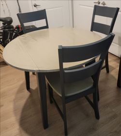 Round Dining Table with 3 Chairs