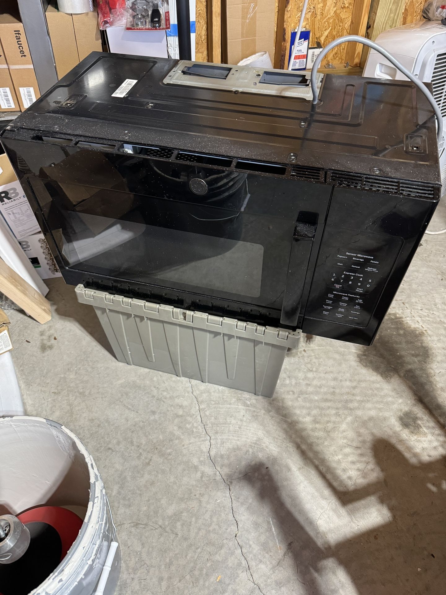 GE Microwave Oven