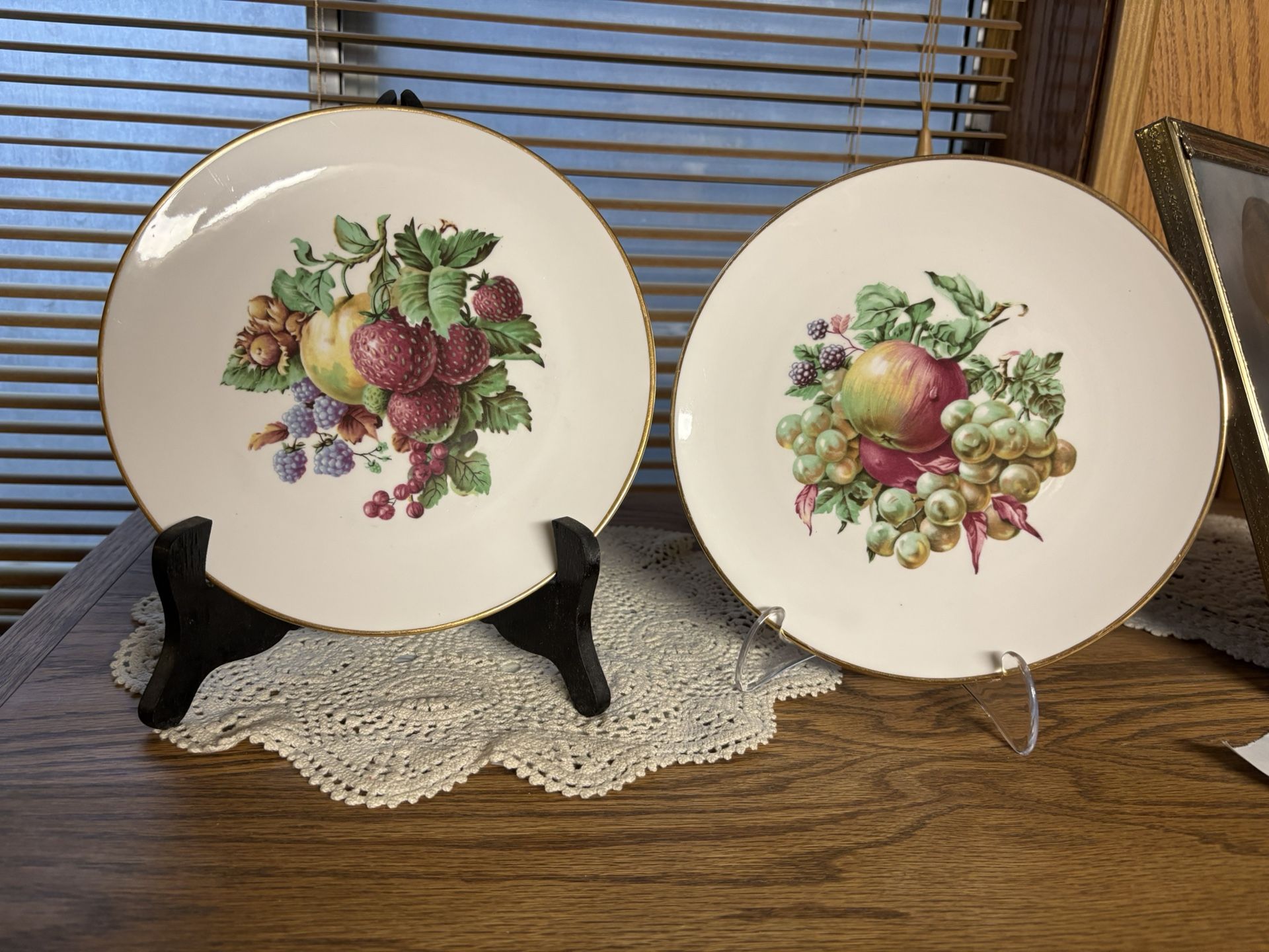 2 vintage Pre-1967 Tuscan fine English bone china salad/dessert plates