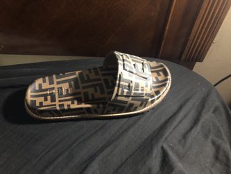 Fendi men slides