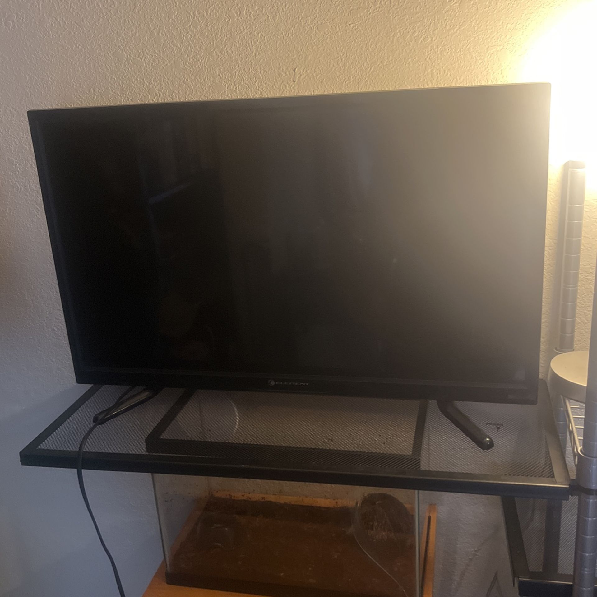 32” TV