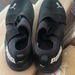 Used Puma Women Tennis Shoes 8 