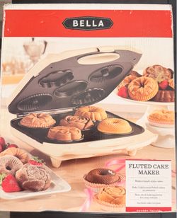 Bella fluted cake maker