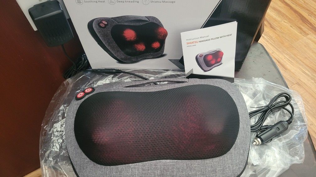 Shiatsu massage pillow with heat