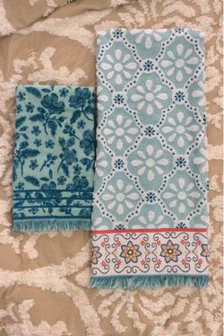 The Pioneer Woman 1 Bath & 1 Hand Towel