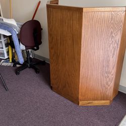Free pulpit podium