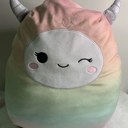 Squishmallows 16" Yara the Yeti Adventurer 