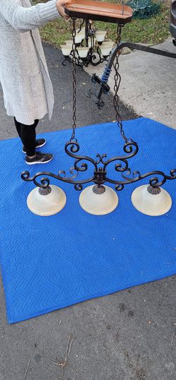 Kitchen island chandelier