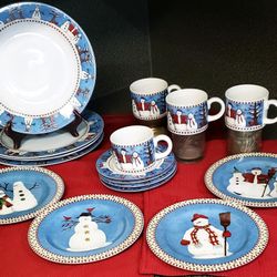 Sakura "SNOWMAN" China Dinnerware Service for 4
 