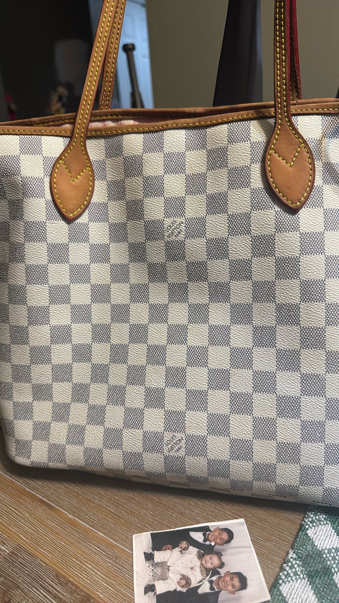 Authentic, Louis Vuitton