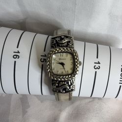 Vintage Geneva Silver Tone Decorative Wristwatch