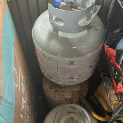 2 /5 Gallon ⛽️ Gas Tanks $15 Each