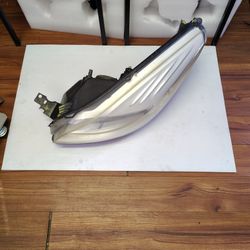 13-16 Ford Escape Headlight Assembly 