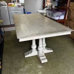 Barn Style Solid Wood Dining Table  Like New !